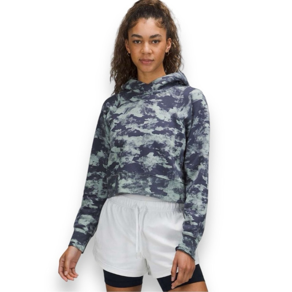Lululemon 2022 Loungeful Cropped Hoodie Pullover Heritage Camo Blue